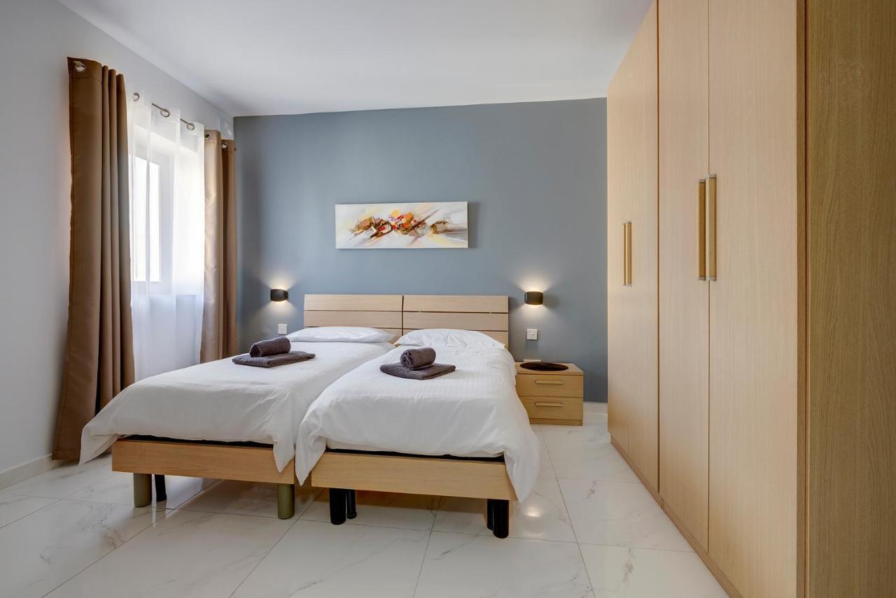 Chic 2Br Penthouse Steps From The Promenade Apartment Sliema Exterior photo